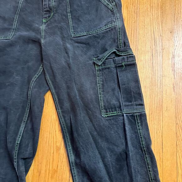 Hot Topic Jeans Womens 13 Hi Rise Carpenter Cargo Fadded Black Lime Stitching - Picture 2 of 10